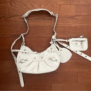 White Shoulder Bag with Zipper and Silver Metal Hardware